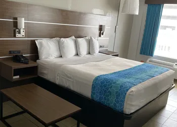 Oceans 2700 hotel thumbnail 7