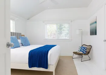 Blue - Inn on The Beach hotel thumbnail 2