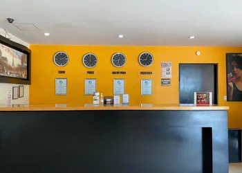 OYO Paris Fc Express hotel thumbnail 2