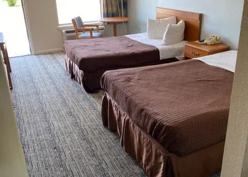 Americas Best Inn Brinkley hotel thumbnail 8