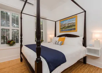 20 South Battery hotel thumbnail 5