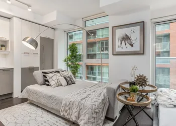 QuickStay - Classy & Rustic Downtown Condo hotel thumbnail 4