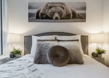 QuickStay - Classy & Rustic Downtown Condo hotel thumbnail 6