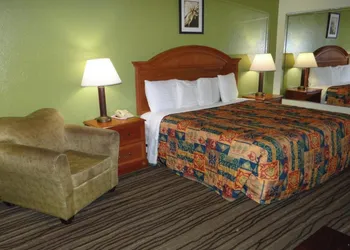 Regency Inn & Suites Houston East I 10 hotel thumbnail 5