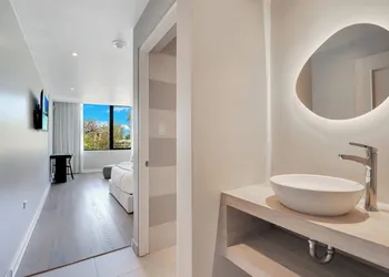 Hotel Mome hotel thumbnail 8