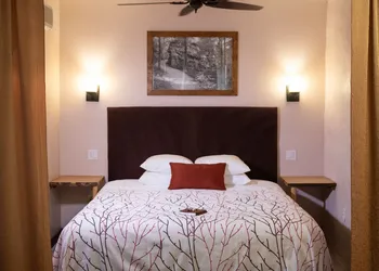 Makanda Inn hotel thumbnail 5