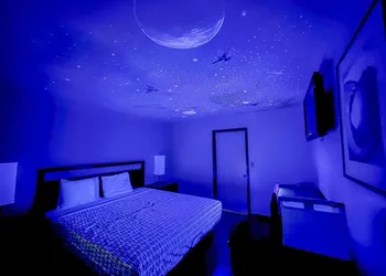 Super 7 Motel hotel thumbnail 2