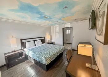 Super 7 Motel hotel thumbnail 3