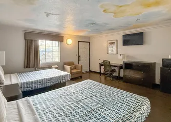 Super 7 Motel hotel thumbnail 8