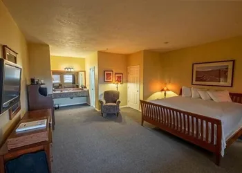 Boulder Mountain Lodge hotel thumbnail 2