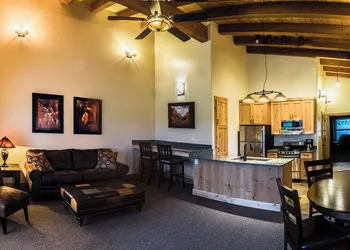 Boulder Mountain Lodge hotel thumbnail 7