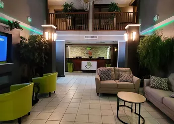 Wingate by Wyndham Lake George hotel thumbnail 4