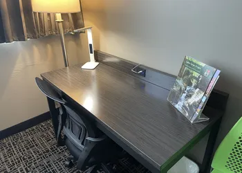 Wingate by Wyndham Lake George hotel thumbnail 7