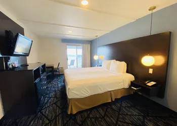 Clearwater Lakeshore Motel hotel thumbnail 7