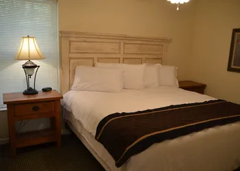 The Retreat at Center Hill Lake hotel thumbnail 5
