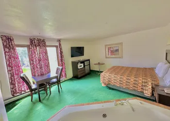 La Villa Motel hotel thumbnail 5