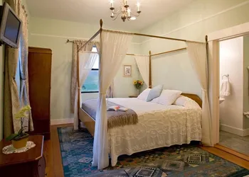 Flora Vista Inn hotel thumbnail 6