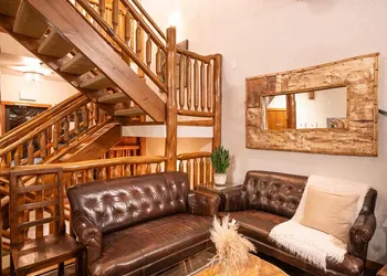 A Bear and Bison Inn hotel thumbnail 4