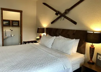 A Bear and Bison Inn hotel thumbnail 6