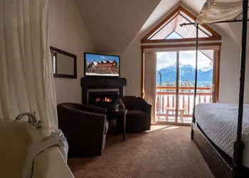 A Bear and Bison Inn hotel thumbnail 7