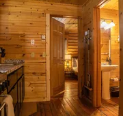 High Creek Lodge & Cabins hotel detail image 7