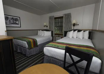 Swiftcurrent Motor Inn and Cabins - Inside the Park hotel thumbnail 6