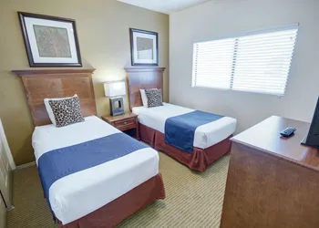 WorldMark Phoenix - South Mountain Preserve hotel thumbnail 8