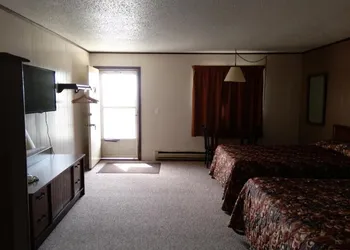 Budget Host 4 U Motel hotel thumbnail 3