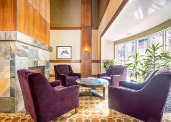 Glacier Lodge hotel thumbnail 2