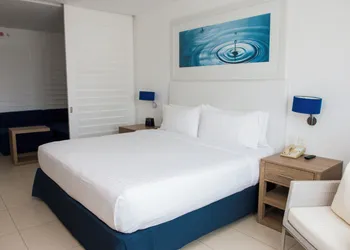 Holiday Inn Acapulco La Isla by IHG hotel thumbnail 5