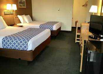 Travelodge by Wyndham Powell hotel thumbnail 3