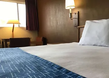 Travelodge by Wyndham Powell hotel thumbnail 5