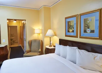 3 West Club hotel thumbnail 7