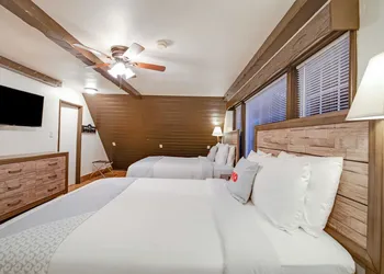 Arrowhead Tree Top Lodge hotel thumbnail 2