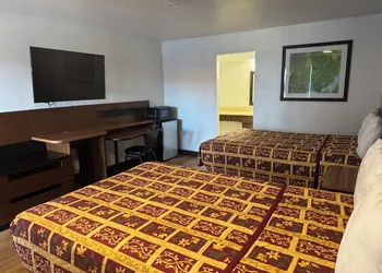 spanish trails inn hotel thumbnail 6
