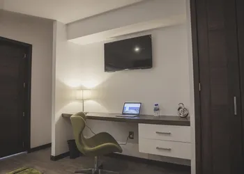 Hotel Platino Expo Guadalajara hotel thumbnail 8