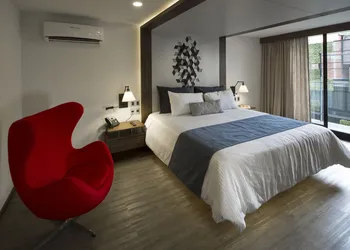 Flow Condesa hotel thumbnail 6