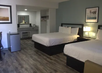Sunset Inn hotel thumbnail 5