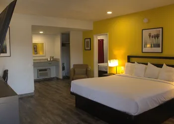 Sunset Inn hotel thumbnail 7