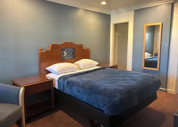 Welcome Inn on Colorado Blvd hotel thumbnail 3