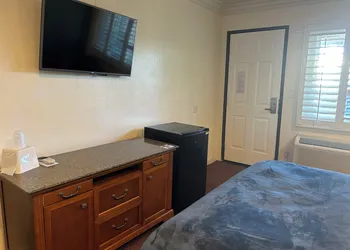 Welcome Inn on Colorado Blvd hotel thumbnail 5