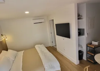 Green Island Inn hotel thumbnail 2