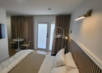 Green Island Inn hotel thumbnail 3