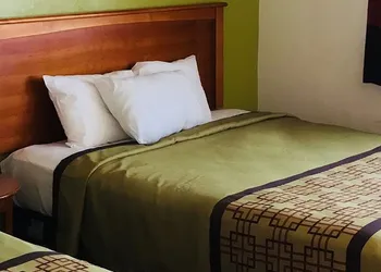 Americas Best Value Inn Visalia hotel thumbnail 4