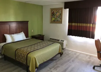 Americas Best Value Inn Visalia hotel thumbnail 7