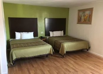 Americas Best Value Inn Visalia hotel thumbnail 8