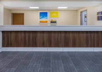 Days Inn by Wyndham Grayson hotel thumbnail 5