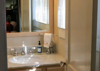 Greenwood Bed and Breakfast hotel thumbnail 5