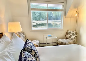 Otters Pond Bed & Breakfast hotel thumbnail 7