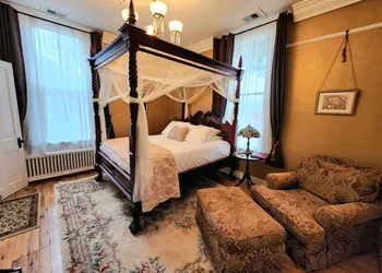 South Court Inn hotel thumbnail 6